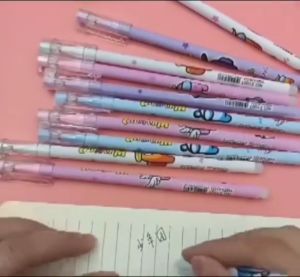 (READY STOCK) Pochacco 0.5mm Black Erasable Gel Pen Stationary Kid Birthday Present Gift帕恰狗黑色中性笔0.5毫米文具gel pen