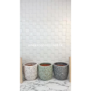 Pot Terracotta Motif Pot Teraso Model Hujan Variasi Warna Pot Standing Kaki 4 Hiasan Rumah Hiasan Ruang Tamu Aesthetic