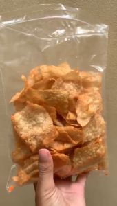 [FREE PACKING KARDUS DAN BUBLE WRAP] Keripik Pangsit Ubi Balado 100Gram 250Gram Kriuk Renyah