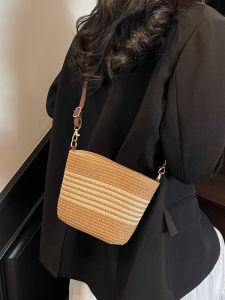 กระเป๋าสะพายข้างผ้าถักสำหรับผู้หญิงในช่วงฤดูร้อนปี 2025 กระเป๋าสะพายข้างขนาดเล็กสำหรับฤดูใบไม้ผลิและฤดูร้อนแบบใหม่ กระเป๋าถือชายหาดแบบลำลอง