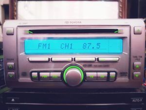 máy amply phát nhạc  PIONEER . Tính năng cd aux radio loại 2 ₫in của Toyota.giành cho các loại xe