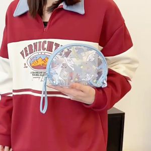 🍀 ดีย์ต่อใจมาก กระเป๋าใส่เครื่องสำอางค์ ลายการ์ตูน งานลิขสิทธิ์แท้ วัสดุเป็น PVC ใส มีสายคล้องมือได้ ขนาด 18×12×9.5 cm