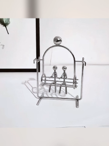 Con Lắc Thăng Bằng Con Lắc Newton - Mẫu Cặp Đôi Ngồi Xích Đu Toy Đồ Chơi - 865