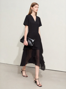 AMII | V-Neck Slimming Sheer Asymmetric Chiffon Dress
