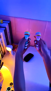 Đèn Pin Chiếu 80 Hình Mini – Đèn Pin Đồ Chơi  Quà Tặng Siêu Dễ Thương Cho Bé Trai Bé Gái