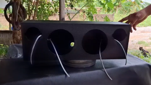 ตู้ลำโพงเปล่า ใส่ดอก6.5นิ้ว พร้อมยิงสีระเบิดสีดำ แถมฟรี !!แท็ปลำโพง 2อัน แถมฟรี !! สายไฟต่อลำโพงอีก 4 เส้น