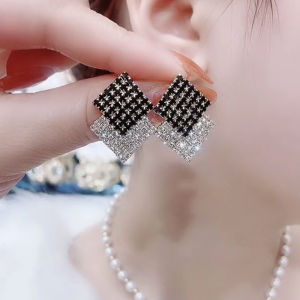 Pure Silver Geometric Diamond Women's Earrings: A Guide to Stylish & Elegant Jewelry