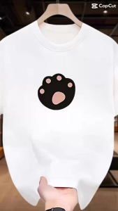 LC.TRADING เสื้อยืดคอกลม เเขนสั้น ลายกราฟิกน่ารัก ทันสมัย สามารถใส่ได้ทั้งผู้หญิงเเละผู้ชาย สินค้าพร้อมจัดส่ง B0052