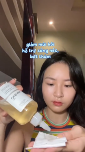 Toner The Ordinary Glycolic Acid 7% 150ml - Tinh chất axit glycolic giúp loại bỏ tế bào chết làm sạch lỗ chân lông và se khít lỗ chân lông hiệu quả. Sản phẩm giúp da sáng mịn giảm thâm và cải thiện kết cấu da rõ rệt