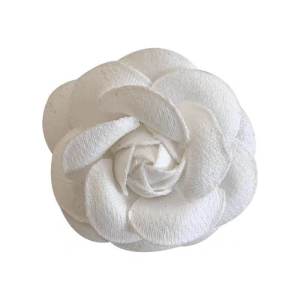 Retro French Camellia Flower Brooch Simple Elegant Design Mini Fragrance Style Hair Clip Dual Purpose Chest Flower