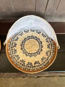 กระด้งมุ้งครอบ ถาด หวายแท้ ฝังเปลือกหอย เกรดพรีเมี่ยม สวยหรู ไม่เหมือนใคร