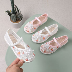 รองเท้าเด็กผู้หญิง รองเท้าเต้นรำแบบสวมสีพื้น รองเท้าผ้าปักระบายอากาศได้ดี รองเท้าผ้าใบสไตล์ปักกิ่งโบราณ รองเท้าเด็ก