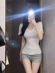 SUHUIQIAN | White V-Neck Slimming T-Shirt
