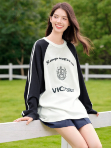 Semir | Oversized Autumn Long Sleeve T-shirt Medium Length Raglan Sleeve Embroidery