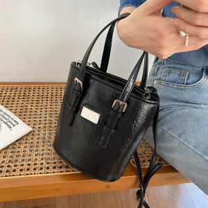 2025 NEW ARRIVAL Wrinkled Leather Stylish Vintage Hand Crossbody Bucket Bag