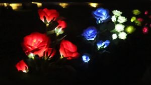 LED Solar Rose Light: A Waterproof Outdoor Decorative Light