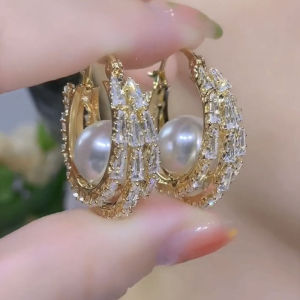 Exaggerated Personality Pearl Embedded Diamond Earrings Fashionable Silver Needle Allergy Free High-End Sensation Hoop Earrings