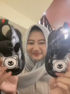 Sandal Bayi Anak Perempuan Cit Cit Bears Ujung Bulat dengan Aksen Kartun Beruang - Warna Hitam Putih