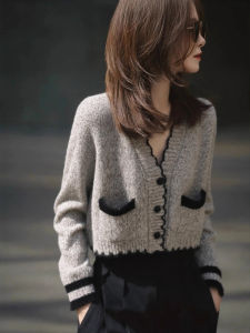 CHOEFULYN | Warm Grey V-Neck Short-Sleeve Knit Cardigan for Women