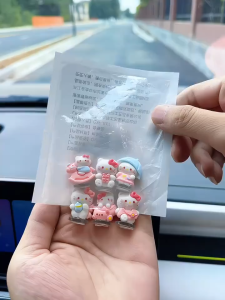 Set 6 Mèo Hello Kitty Mini Trang Trí Taplo Ô TôXe MáyGóc Học Tập Và Bàn Làm Việc Siêu Dễ Thương