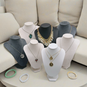 V type Velvet Portrait Necklace Display Pendant Organizer Jewelry Display Stand Jewelry Mannequin Bust Necklace Window Display