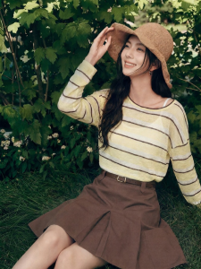 SEIFINI | Contrast Stripe Knit T-Shirt Loose Fit