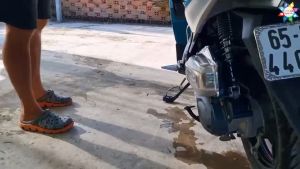 Cao Su Lót Chân Chống Xe Máy Loại Dày Giảm Nghiêng Xe Tránh Xước Nền NhàGiúp Khỏi Trầy Chân Trơn Trượt
