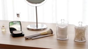 Hộp nhựa trong suốt hình ống đựng bông tẩy trang tiện dụng