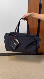 30L Large Capacity Multifunctional Travel Duffel Bag Water‑resistant Nylon Adjustable Shoulder Strap Hand Single‑Shoulder & Crossbody Carry for Weekend Trip Gym and Business Travel