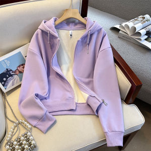 เสื้อสเวตเตอร์คอวีสีแดงสำหรับผู้หญิง ฤดูใบไม้ร่วง 2024 เสื้อคลุมกันหนาวแบบบาง ทรงสั้น ดีไซน์เก๋ไก๋ แขนยาว ปกติ