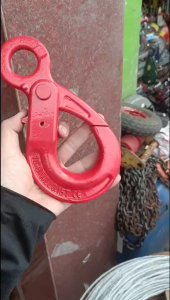 Móc Kéo Đỏ (AT) Nối Buộc Treo Hàng Cỡ (Số 3T) Tích Hợp Chốt Cài Tự Động An Toàn Chất Liệu Thép Đúc