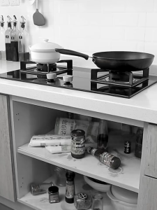 【Zhaozhao】 ผ้าม่านห้องครัว ตู้ ประตู รางเลื่อน ชั้นวางผ้าม่าน ไม่มีประตู เปิดเสื้อคลุม กันฝุ่น ม่านประตู ที่พักพิงลอง ผ้าม่านตู้