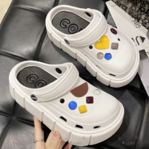 LHSunday - รองเท้าแตะพื้นนุ่ม รองเท้าแฟชั่น ญ 💕 รุ่นนี้แถมตัว Jibbitz สไตล์หัวใจหลายสีน่ารักเกินต้านสุดๆ ราคาถูก ใส่สบาย แมทซ์ได้ทุกลุคเลยน๊าาาา ใครพลาดคือเศร้าาา👹