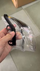 Mica ngoài đèn pha màu trắng trong suốt xe Vision 2011 đến 2013 và 2014 đến 2020 và 2021 đến 2024