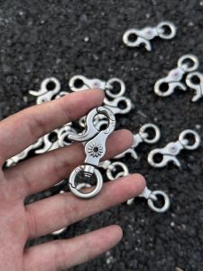 JMTG Original Design Matte Zinc Alloy Carved Waist Face Relief Daisy Keychain High-End Feelings Chinese Production Spring 2025