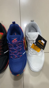 SEPATU BADMINTON HUNDRED BLAST