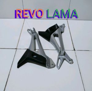 DUDUKAN FOOTSTEP / BEREKET / INJAKAN KAKI BELAKANG MOTOR REVO LAMA