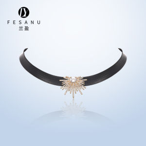 FESANU | Scar Concealing Crystal Choker with Star Design