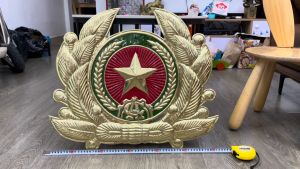 Logo huy hiệu công an nhân dân ngang 60cm cao 50cm bằng đồng gò tay thủ công 100%