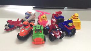 【สุดคุ้ม 9 in 1】ของเล่นรถ PAW Patrol Winding Car Toys 6/9เปลี่ยนรูปได้+ลงจากรถได้! 1 กล่องมีรถ 6-9 คัน ของเล่นเด็กเสริม