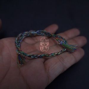 Gelang Tali Tridatu Prema: Simbol Keberuntungan & Tradisi