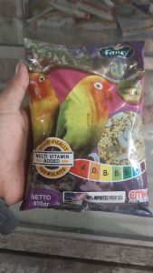 Fancy Love & Care Pakan Burung Lovebird 400gr Mengandung Multi Vitamin