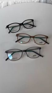 Polin กรอบแว่นสายตา รุ่น V-484 เนื้อไทเทเนียม เบาทน ไร้สกรู ทรงสวยหรู