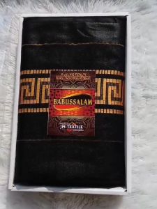 SARUNG TENUN DEWASA BABUSSALAM MOTIF BENANG EMAS SARUNG HITAM SERIES