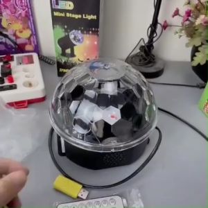 Đèn xoay sân khấu ngoài trời chớp theo nhạc + Remote + USB + Bluetooth