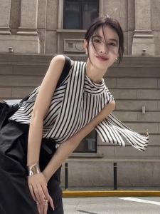 เสื้อเชิ้ตแขนกุดลายทางสไตล์ฝรั่งเศสสำหรับผู้หญิง ทรงหลวมสบายๆ ฤดูร้อน 2025 คอตั้ง ปกติ