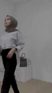 Celana Kerja Kantor Wanita Model Slimfit Bahan Semi Wool