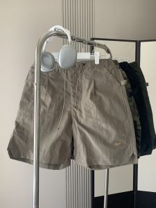 กางเกงขาสั้นทำงานแบบลำลองสำหรับผู้ชาย กางเกงขาสั้นลำลอง กางเกงขายาวห้าส่วน กางเกงชายหาด กางเกงทรงหลวม กางเกงขายาวแบบสวมหัว ด้านนอกเป็นผ้าฝ้ายผสมโพลีเอสเตอร์