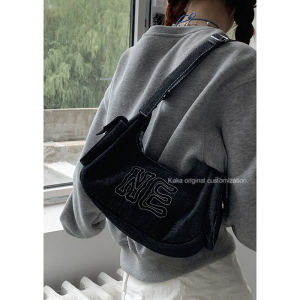 Denim Denim Bag Female 2024 New Arrival Tide South Korea Niche Style Underarm Bag Preppy Style Hand Carrying New Moon Bag Messenger Bag