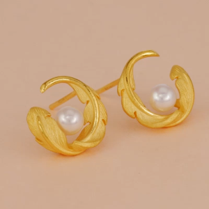 Chow Sang Sang 周生生 999.9 24K Gold Love Décodé Feather Pearl Stud Earrings for Women 94000E